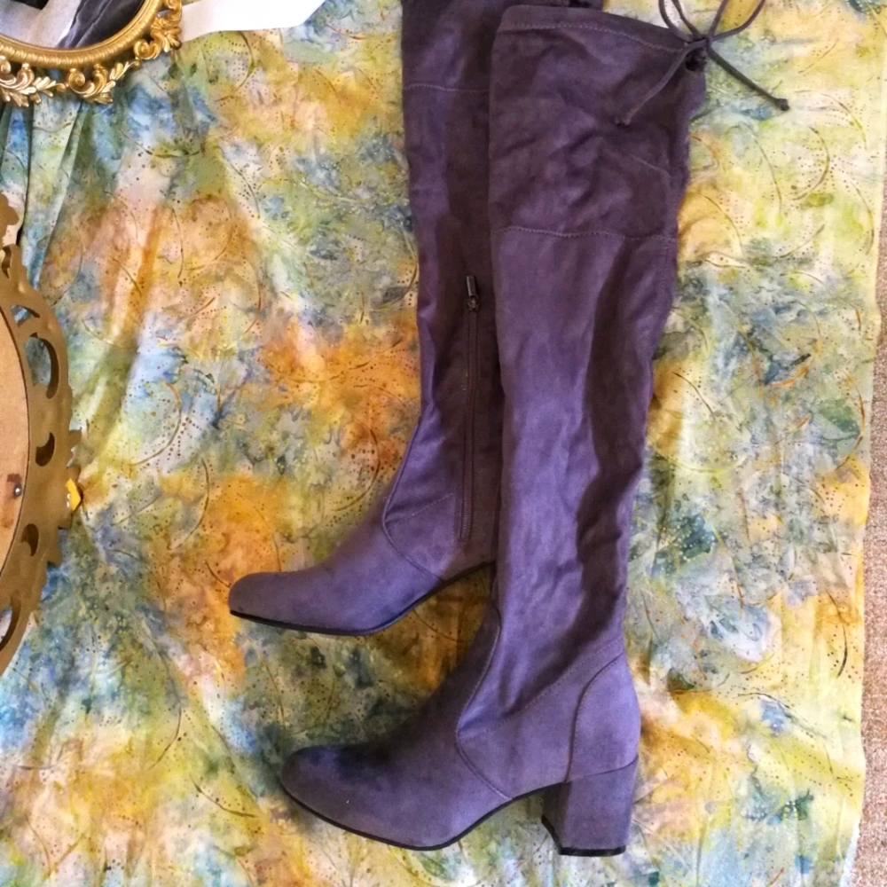 Grey suede thigh high boots - NWT 👢✨